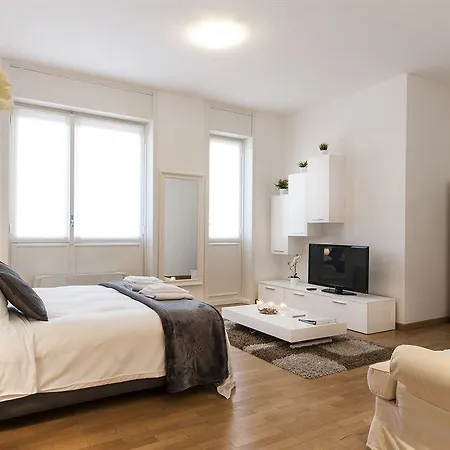 Royal Magenta & Luxury Apartamento