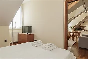Royal Magenta & Luxury * Milano